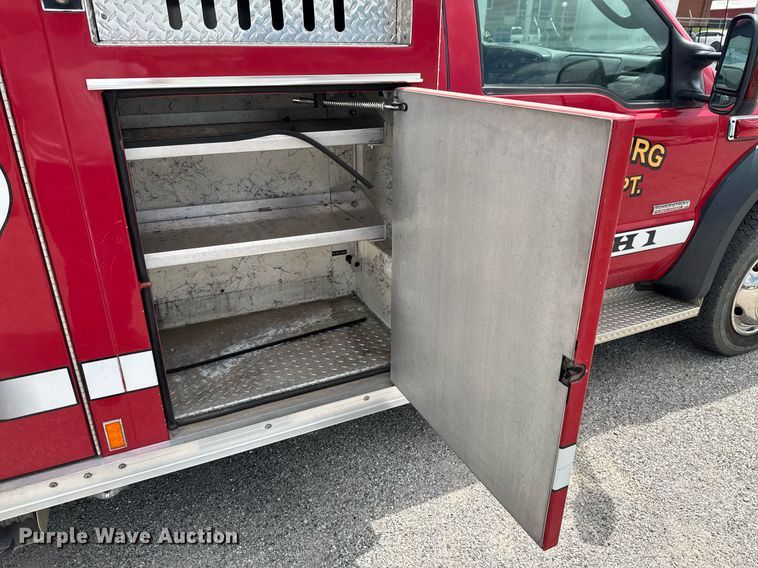 image for item DU9376 2006 Ford F550 pumper fire truck