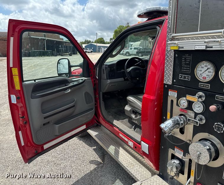 image for item DU9376 2006 Ford F550 pumper fire truck