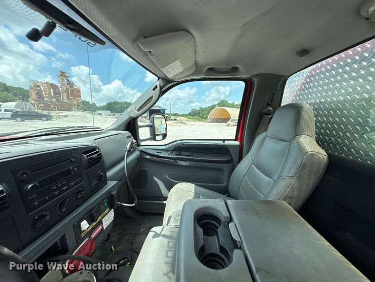 image for item DU9376 2006 Ford F550 pumper fire truck