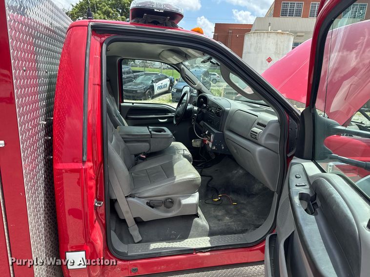 image for item DU9376 2006 Ford F550 pumper fire truck