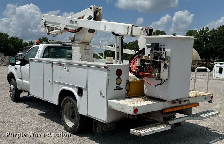image for item DU9378 1999 Ford F450 Super Duty bucket truck