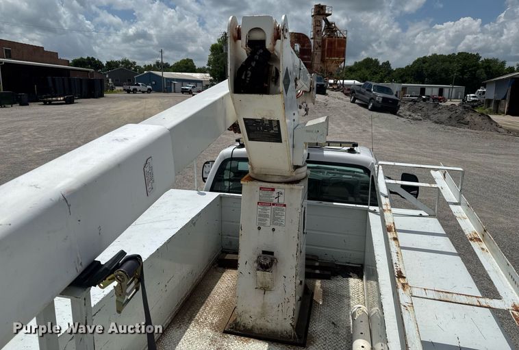 image for item DU9378 1999 Ford F450 Super Duty bucket truck
