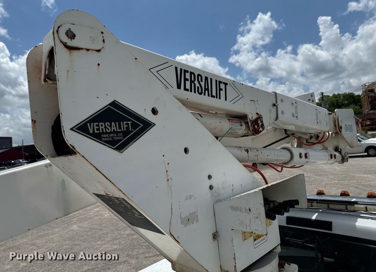 image for item DU9378 1999 Ford F450 Super Duty bucket truck