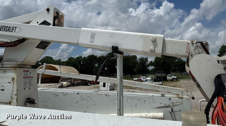 image for item DU9378 1999 Ford F450 Super Duty bucket truck