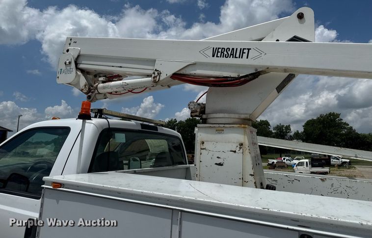 image for item DU9378 1999 Ford F450 Super Duty bucket truck
