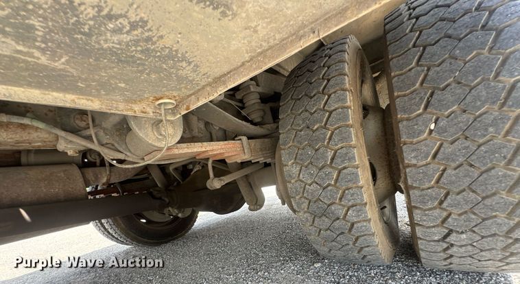 image for item DU9378 1999 Ford F450 Super Duty bucket truck