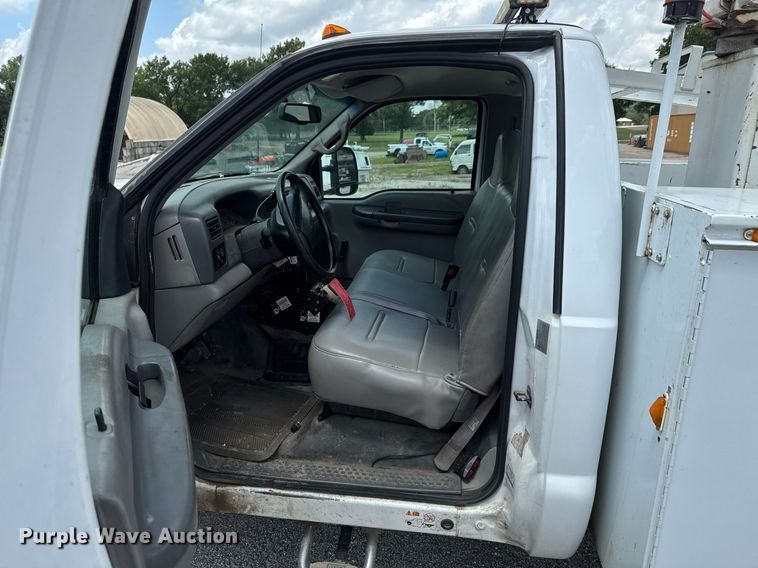 image for item DU9378 1999 Ford F450 Super Duty bucket truck