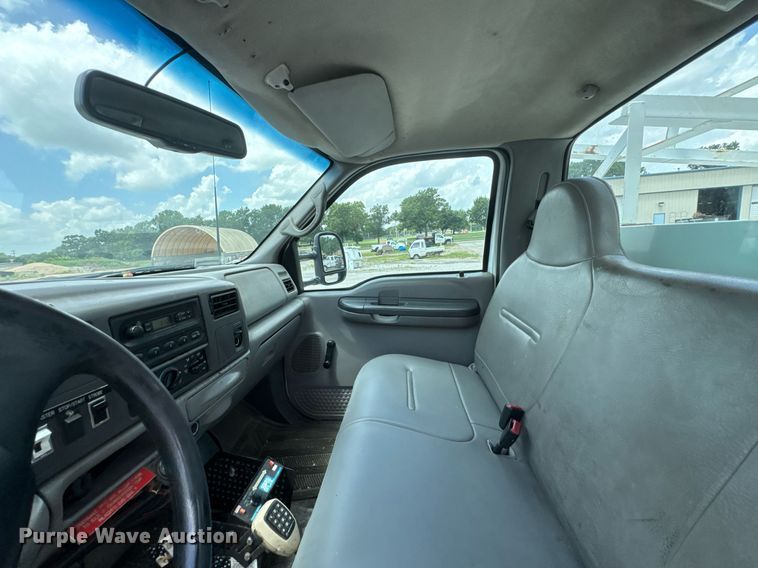 image for item DU9378 1999 Ford F450 Super Duty bucket truck