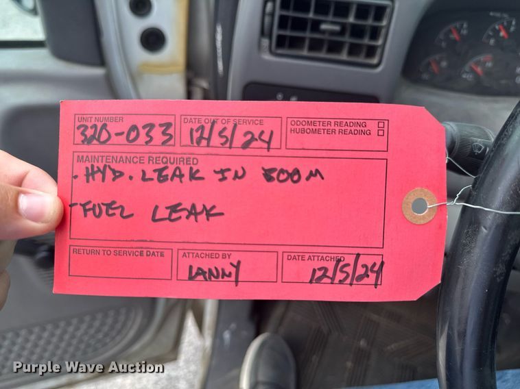 image for item DU9378 1999 Ford F450 Super Duty bucket truck