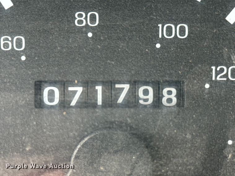 image for item DU9378 1999 Ford F450 Super Duty bucket truck