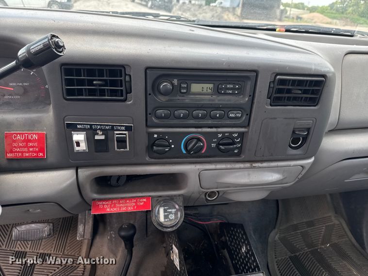 image for item DU9378 1999 Ford F450 Super Duty bucket truck