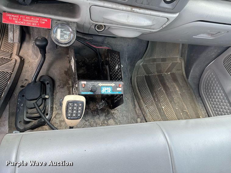 image for item DU9378 1999 Ford F450 Super Duty bucket truck