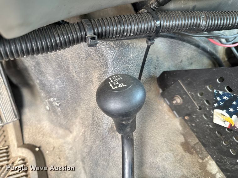 image for item DU9378 1999 Ford F450 Super Duty bucket truck