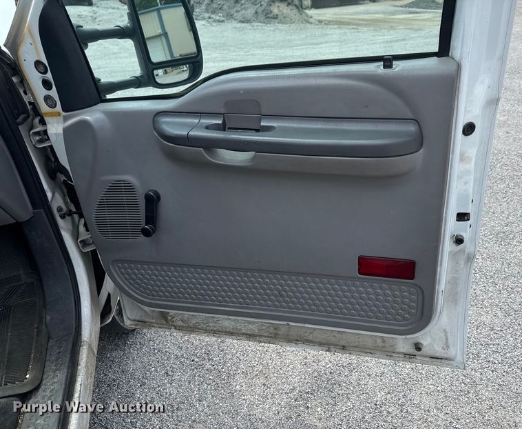 image for item DU9378 1999 Ford F450 Super Duty bucket truck