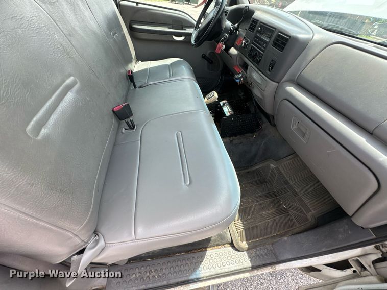 image for item DU9378 1999 Ford F450 Super Duty bucket truck