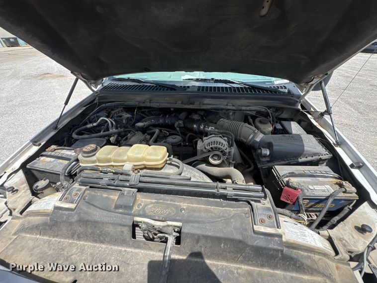 image for item DU9378 1999 Ford F450 Super Duty bucket truck