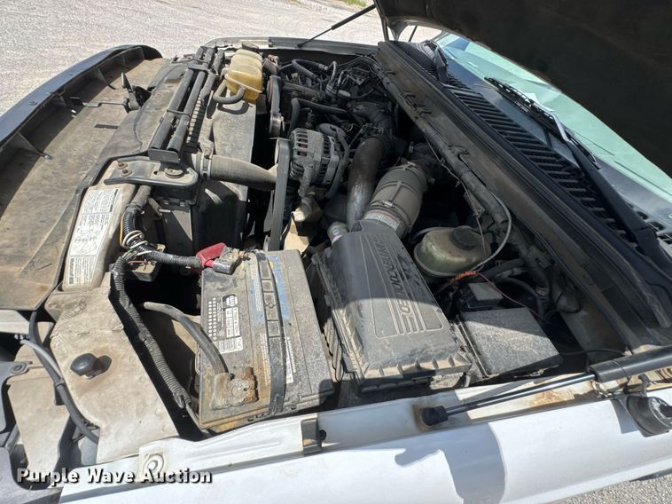 image for item DU9378 1999 Ford F450 Super Duty bucket truck