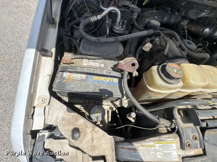 image for item DU9378 1999 Ford F450 Super Duty bucket truck