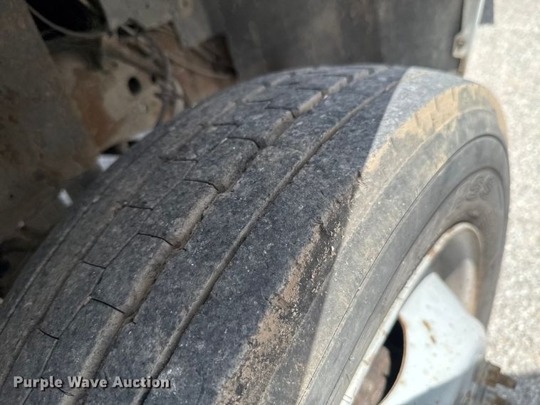 image for item DU9378 1999 Ford F450 Super Duty bucket truck