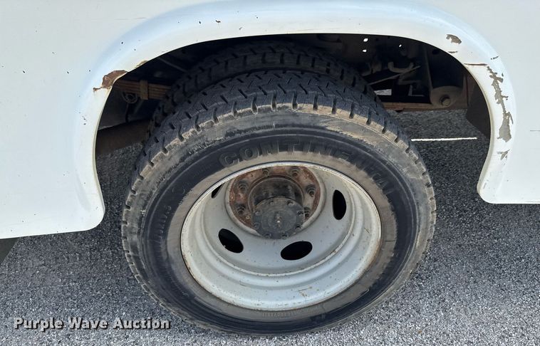 image for item DU9378 1999 Ford F450 Super Duty bucket truck