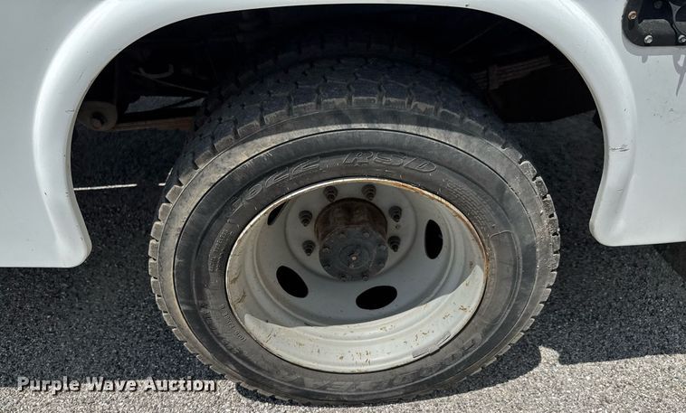 image for item DU9378 1999 Ford F450 Super Duty bucket truck