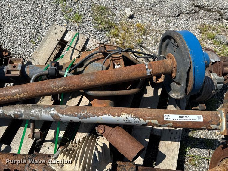 image for item DU9380 (4) truck axles