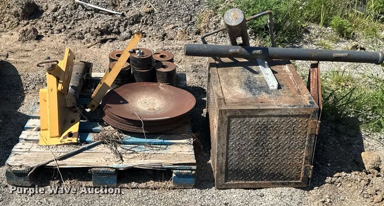 image for item DU9383 Motor grader parts