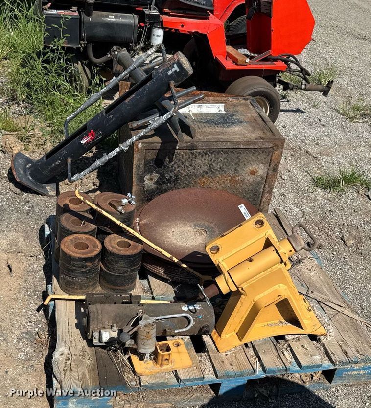 image for item DU9383 Motor grader parts