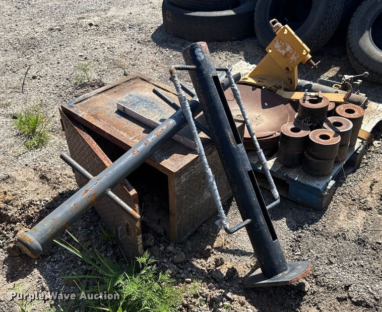 image for item DU9383 Motor grader parts