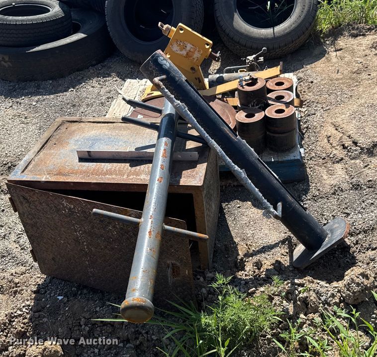 image for item DU9383 Motor grader parts