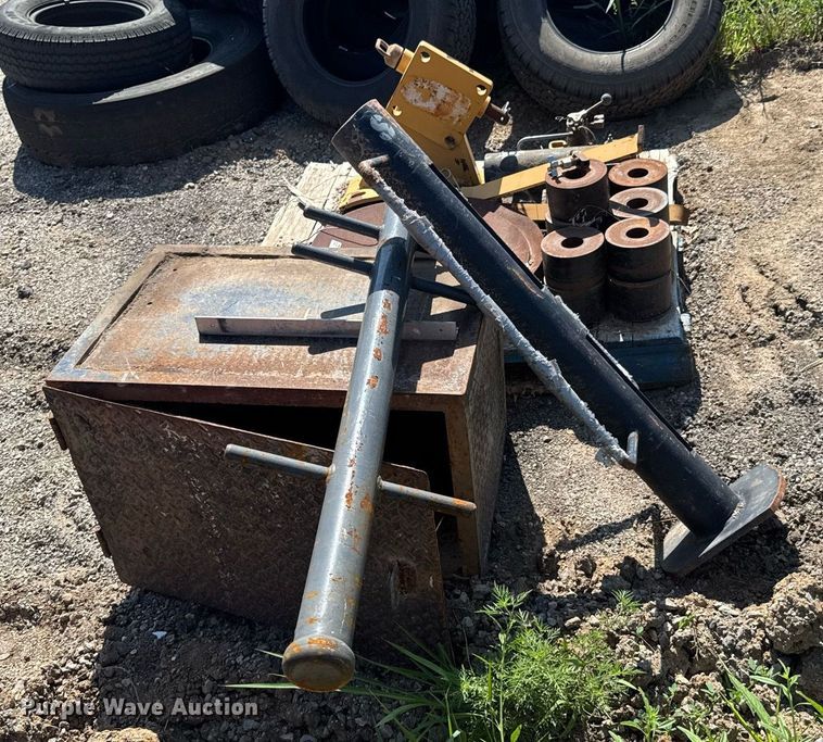 image for item DU9383 Motor grader parts