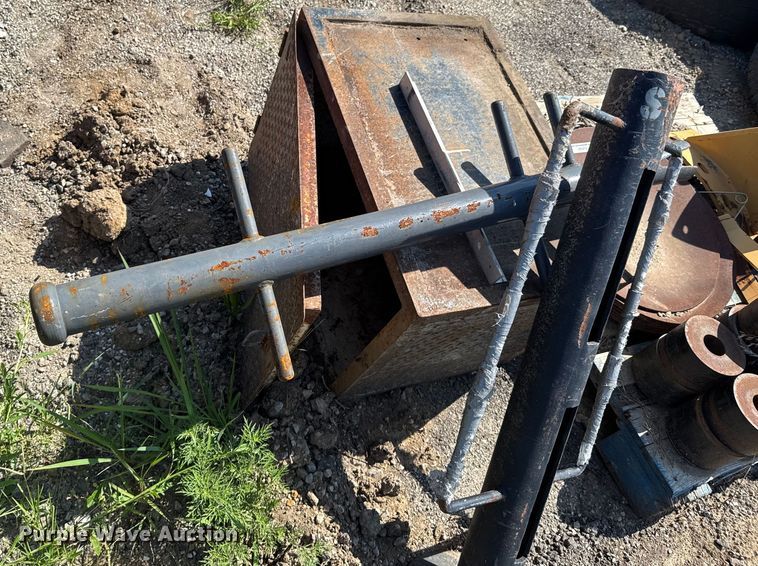 image for item DU9383 Motor grader parts