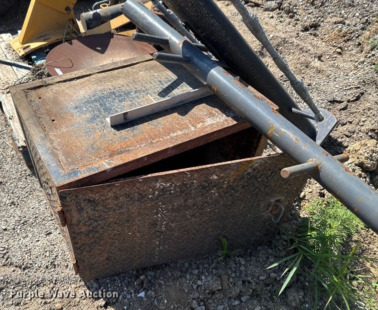 image for item DU9383 Motor grader parts