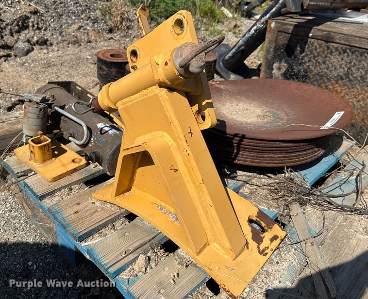 image for item DU9383 Motor grader parts