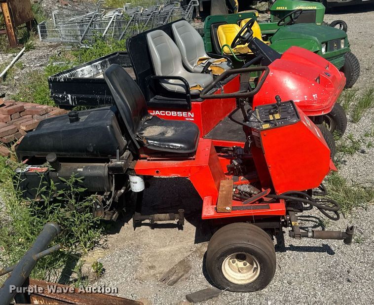 image for item DU9384 John Deere  Gator Turf utility vehicle