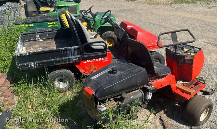 image for item DU9384 John Deere  Gator Turf utility vehicle