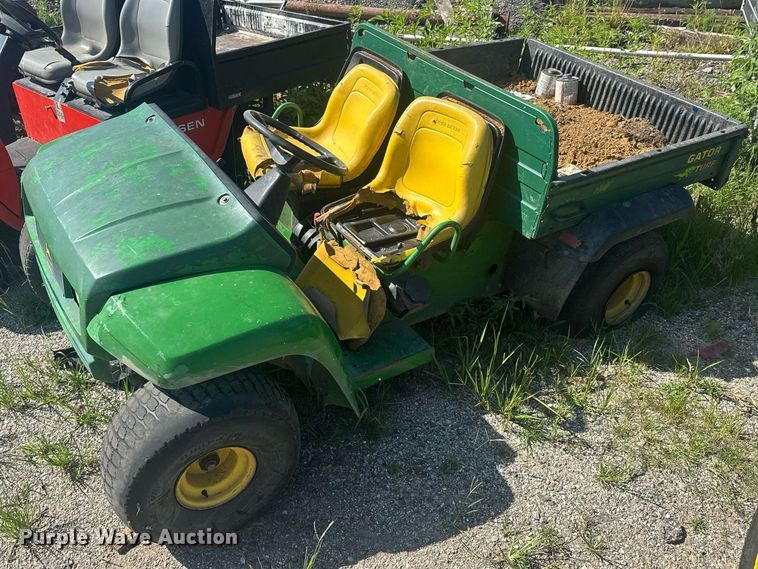 image for item DU9384 John Deere  Gator Turf utility vehicle