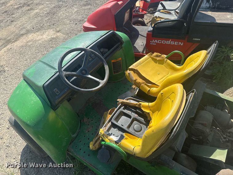 image for item DU9384 John Deere  Gator Turf utility vehicle