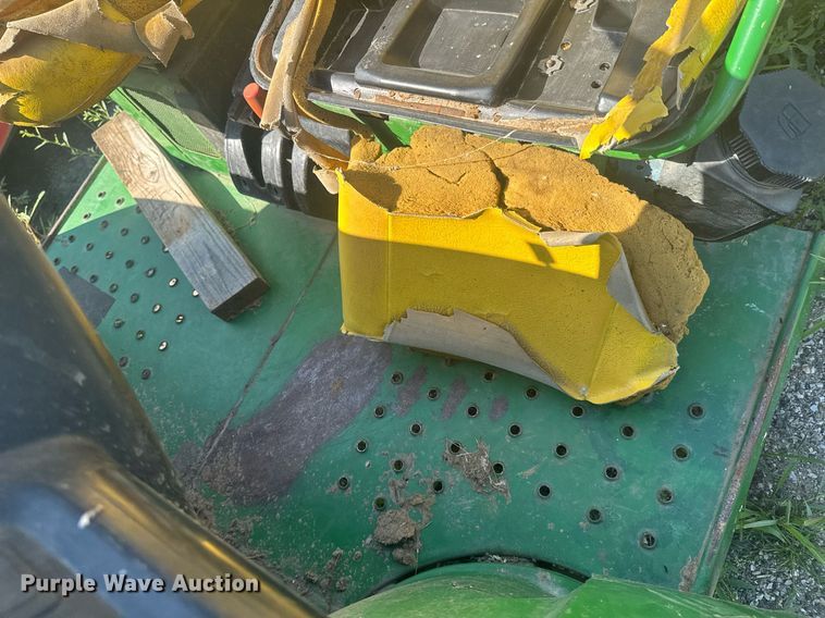 image for item DU9384 John Deere  Gator Turf utility vehicle