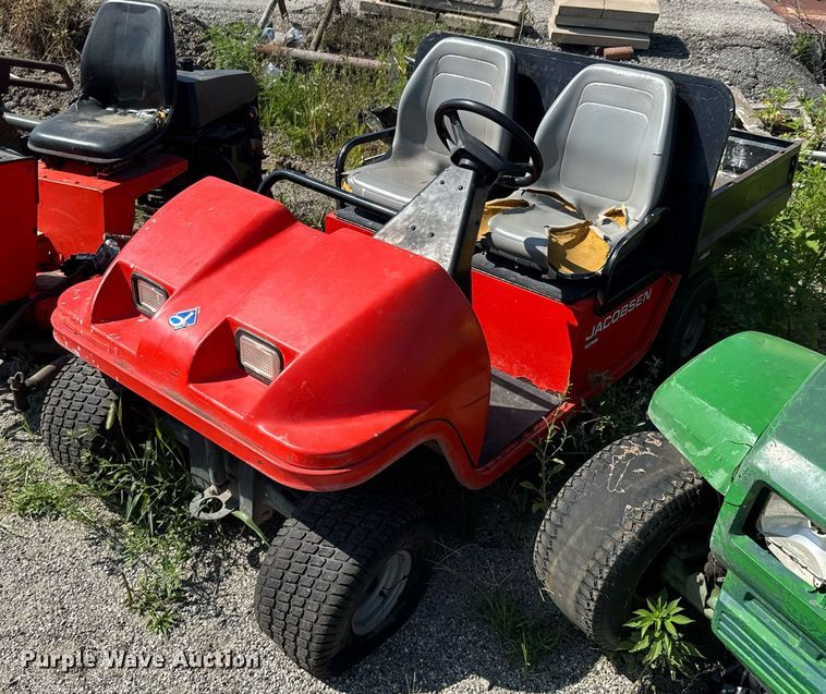 image for item DU9384 John Deere  Gator Turf utility vehicle