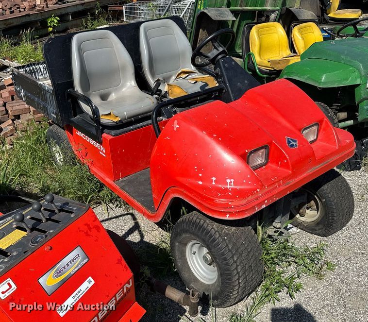 image for item DU9384 John Deere  Gator Turf utility vehicle