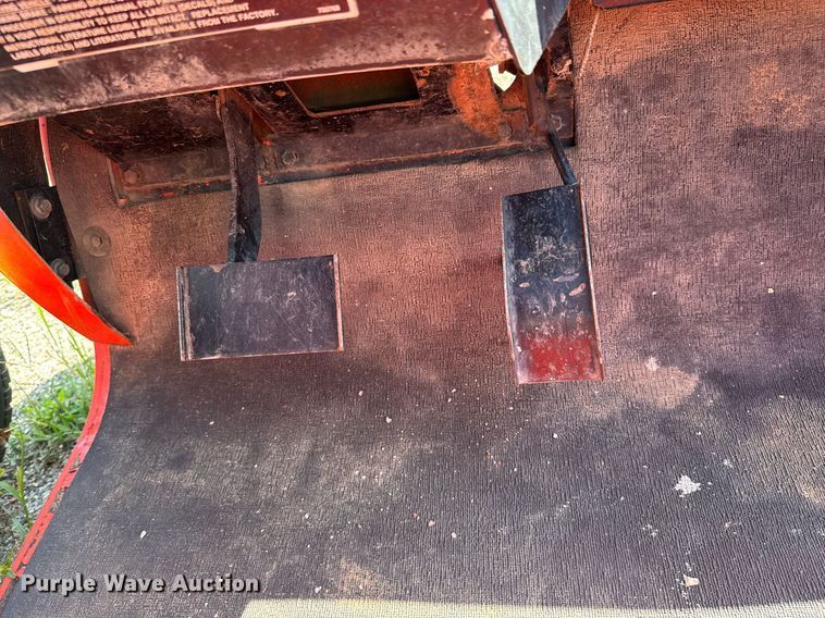 image for item DU9384 John Deere  Gator Turf utility vehicle