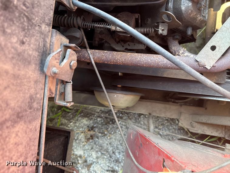 image for item DU9384 John Deere  Gator Turf utility vehicle