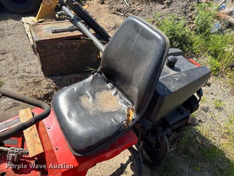 image for item DU9384 John Deere  Gator Turf utility vehicle