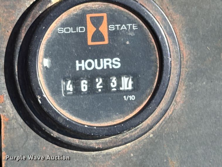 image for item DU9384 John Deere  Gator Turf utility vehicle