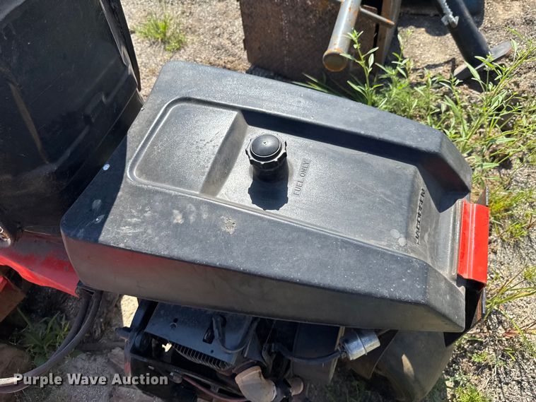 image for item DU9384 John Deere  Gator Turf utility vehicle