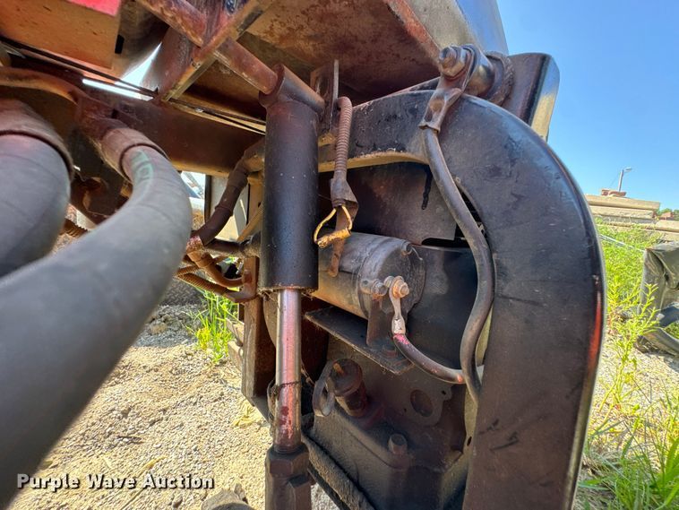 image for item DU9384 John Deere  Gator Turf utility vehicle