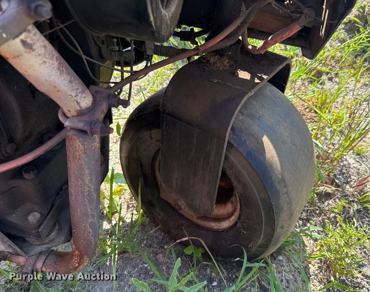 image for item DU9384 John Deere  Gator Turf utility vehicle