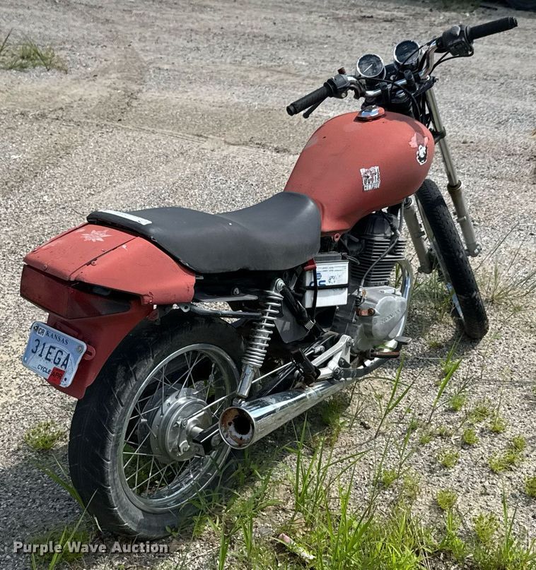 image for item DU9388 1996 Honda CB250  motorcycle