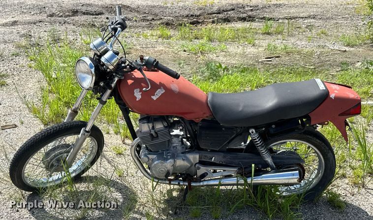 image for item DU9388 1996 Honda CB250  motorcycle